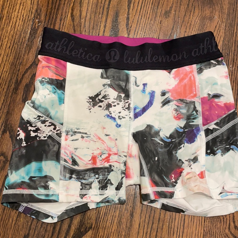 Lululemon shorts with pockets